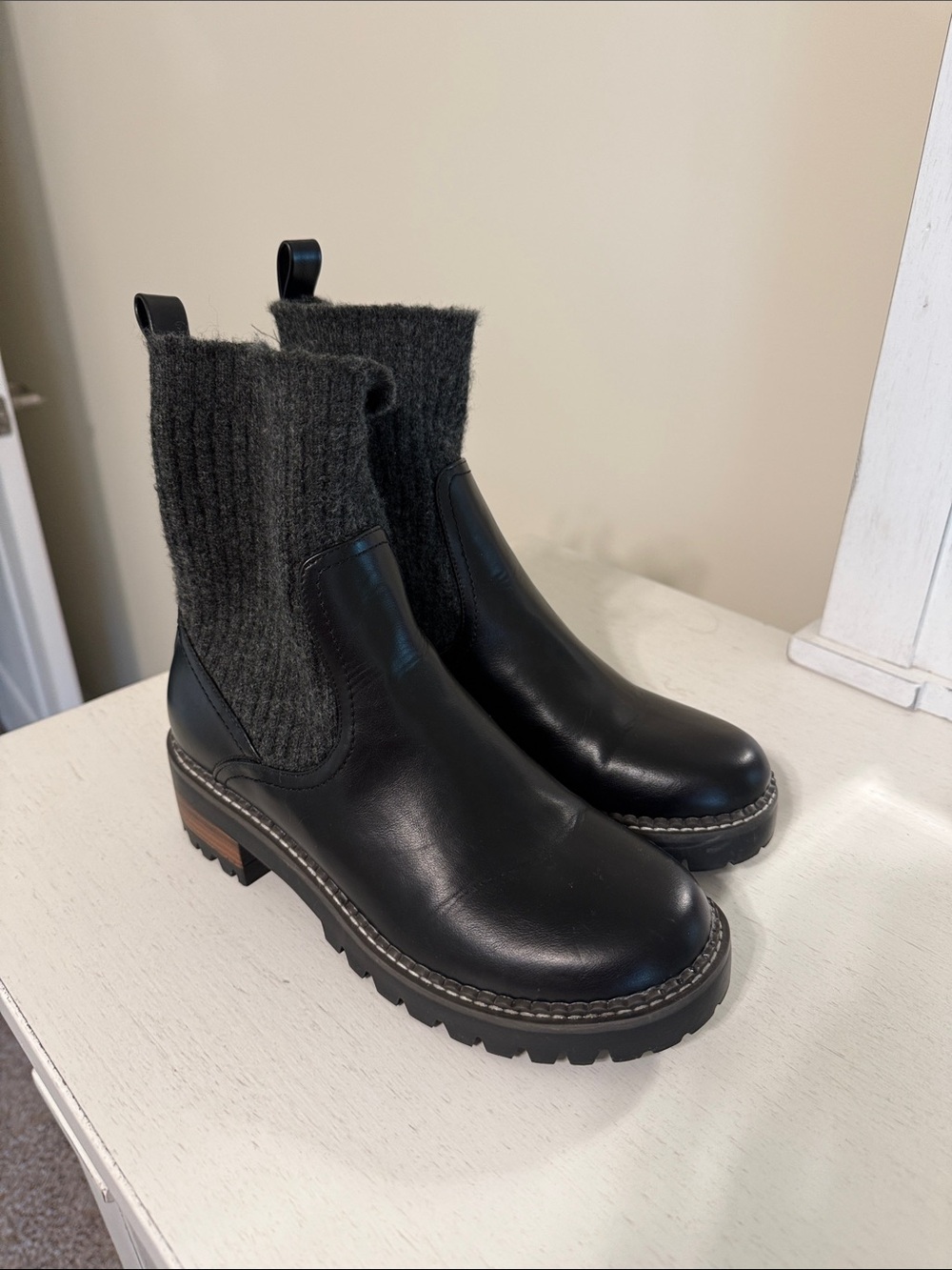 Universal Thread Women’s Daphne Black/Gray Sock Boots / Size 7.5 / Brand NWOT